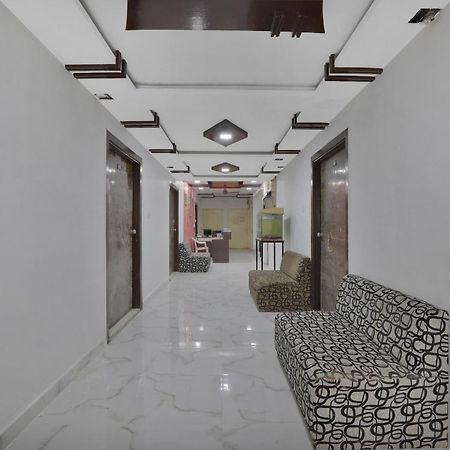 Hotel O Rudra Palace Ahmedabad Esterno foto