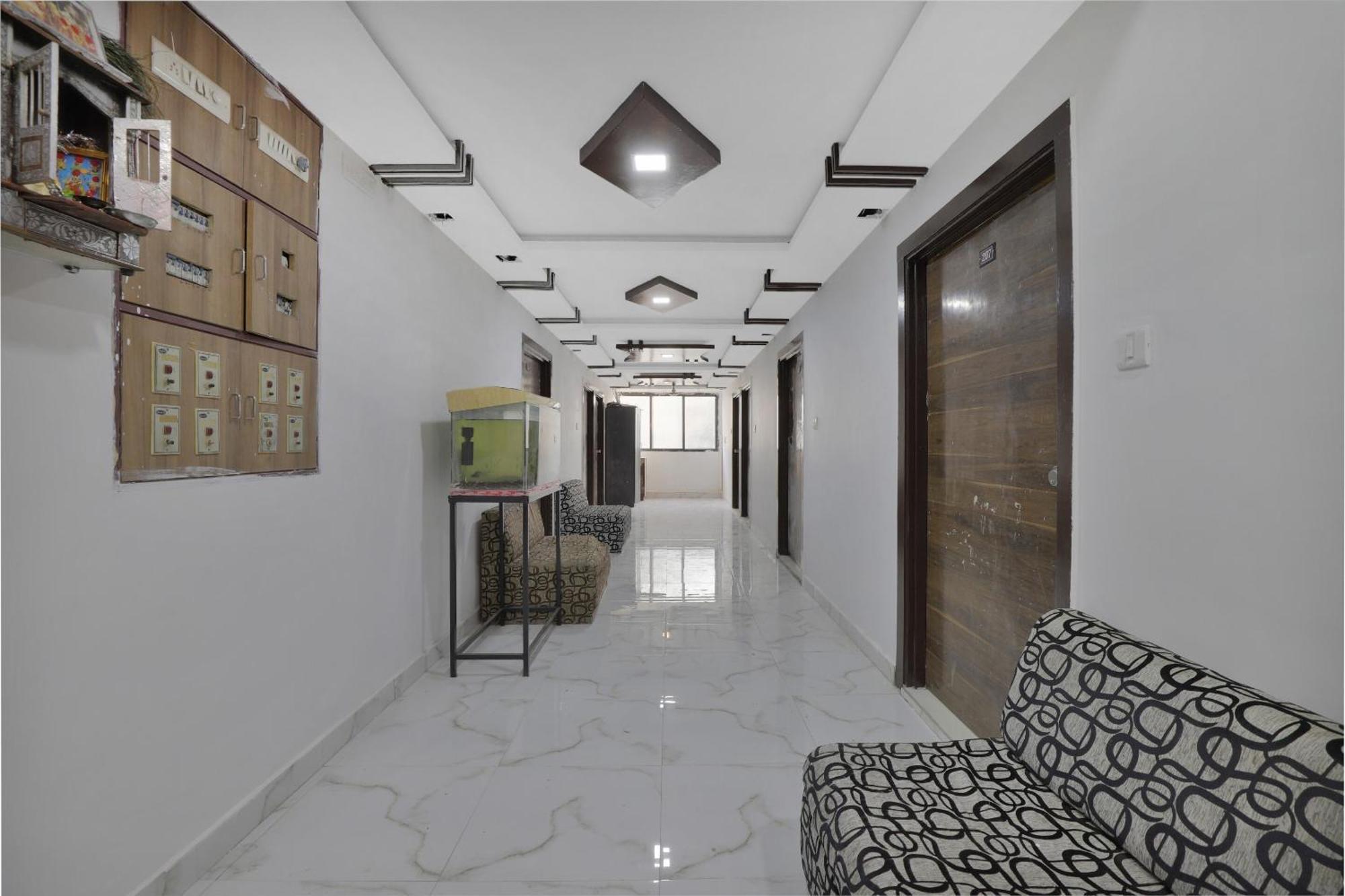 Hotel O Rudra Palace Ahmedabad Esterno foto